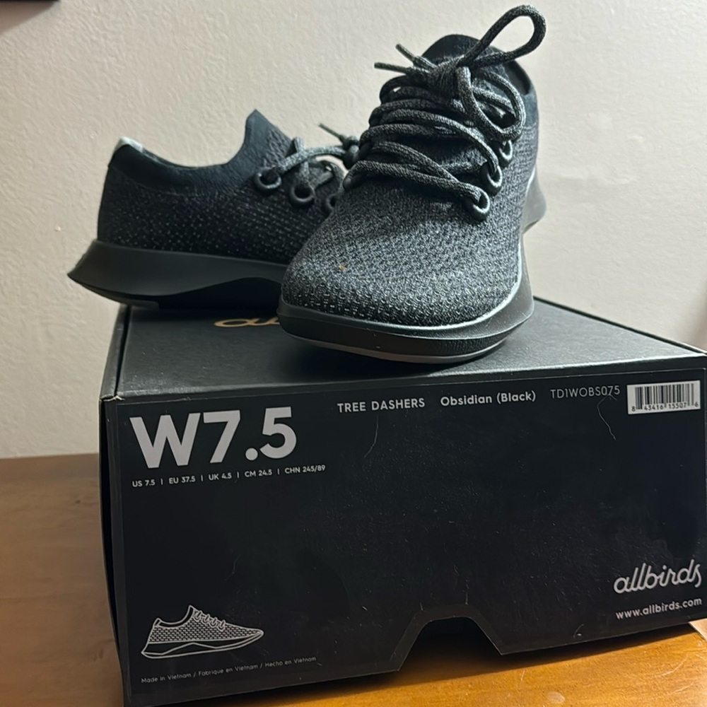 Never Worn | Women’s 7.5 allbirds | Tree Dashers | Obsidian (Black)